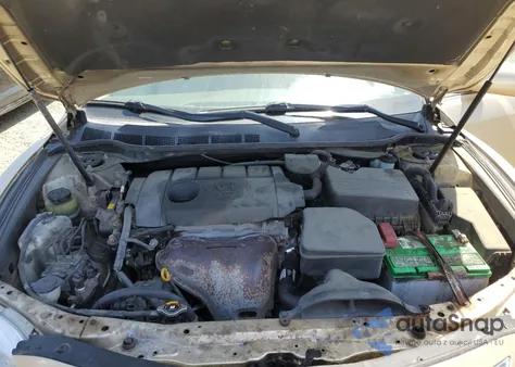 2011 Toyota Camry Base z USA, uszkodzony, nr VIN 4T1BF3EK6BU149846